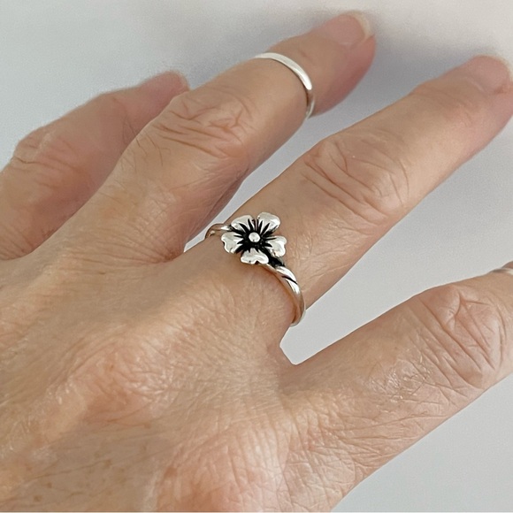 Sterling Silver 5 Heart Patels Flower Ring, Silver Rings, Flowers, Floral Ring - Picture 11 of 13